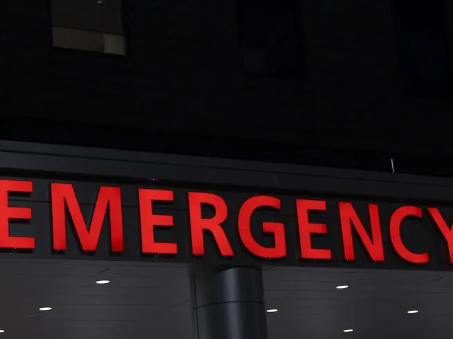 Hospital emergency department sign